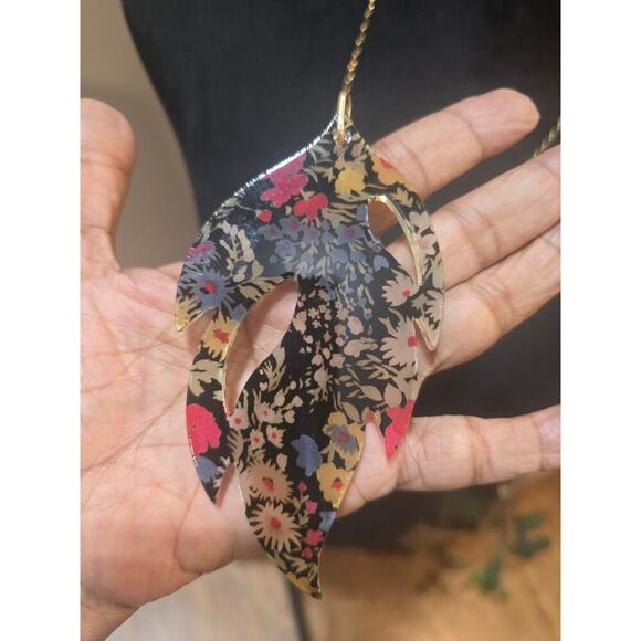 Women's Multicolor Pendent Necklace With Lobster Chain Claw Clasp - Picture 4 of 6